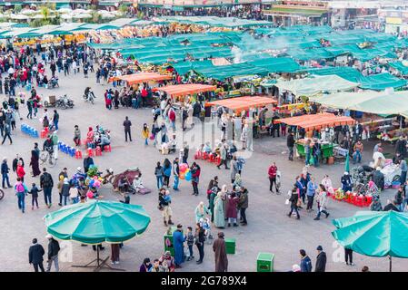 MARRAKESCH, MAROKKO - 25. FEBRUAR 2018: Luftbild Medina von Marrakesch. Stockfoto