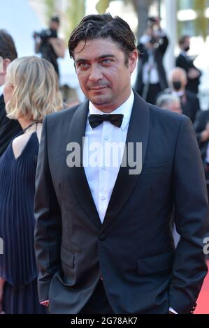 11. Juli 2021, Frankreich, Cannes: Riccardo Scamarcio nimmt an der Vorführung des Films „Tre Piani“ während der 74. Jährlichen Filmfestspiele von Cannes im Palais des Festivals Teil. Foto: Stefanie Rex/dpa-Zentralbild/dpa Stockfoto