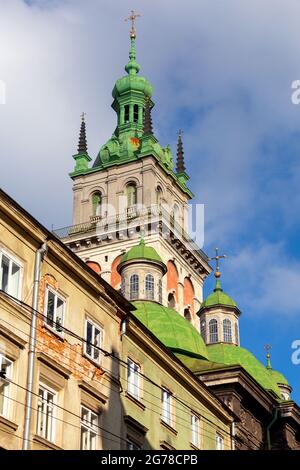 Alte traditionelle Häuser im historischen Teil der Stadt. Lviv. Ukraine. Stockfoto