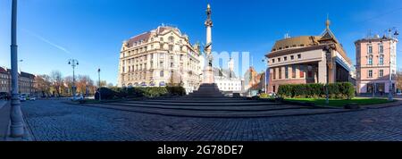 Alte traditionelle Häuser im historischen Teil der Stadt. Lviv. Ukraine. Stockfoto