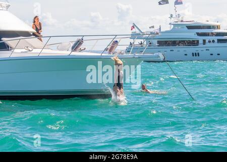 Der 36. America’s Cup wird von PRADA, New Zealand Supporters, im Hafen von Auckland präsentiert. Auckland, Neuseeland, 15. März 2021. Stockfoto