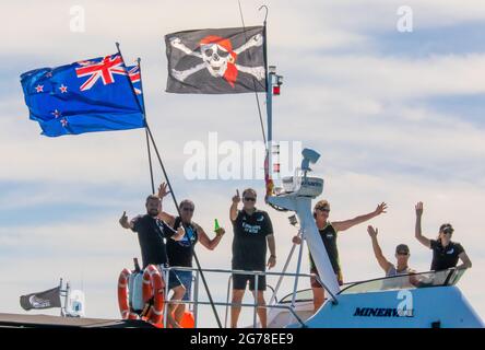 Der 36. America’s Cup wird von PRADA, New Zealand Supporters, im Hafen von Auckland präsentiert. Auckland, Neuseeland, 15. März 2021. Stockfoto