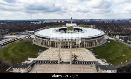 Olympiastadion Berlin am Olympiaplatz in Berlin - berühmtes Sportstadion - Reisefotografie Stockfoto