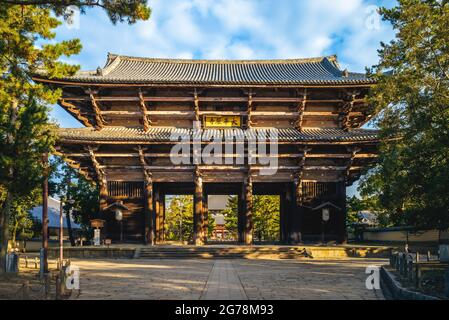 Nandaimon, das große Südtor von todaiji in nara, japan. Übersetzung: Nandaimon Stockfoto