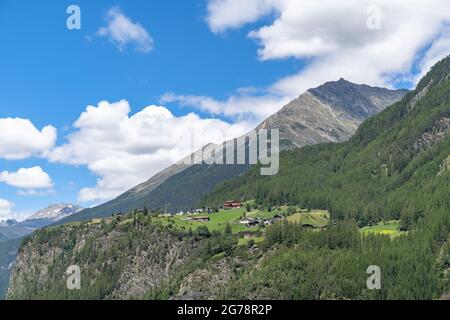 Europa, Österreich, Tirol, Ötztal Alpen, Ötztal, Huben, Blick vom Längenfeld-Becken auf das Farst-Hochplateau Stockfoto