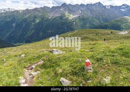 Europa, Österreich, Tirol, Verwall, Paznaun, Galtür, Friedrichshafener Hütte, Abstieg zur Friedrichshafener Hütte Stockfoto