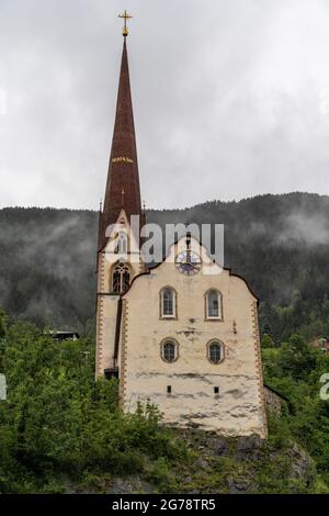 Europa, Österreich, Tirol, Ötztal Alpen, Ötztal, Oetz, Ansicht der denkmalgeschützten Pfarrkirche in Oetz Stockfoto