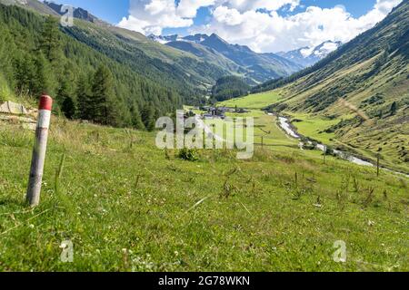 Europa, Österreich, Tirol, Ötztal Alpen, Ötztal, Blick ins Gurgler Tal zur Gletscherkulisse im Talkopf Stockfoto