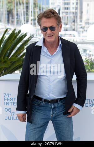 Sean Penn nimmt am 11. Juli 2021 an der Fotoschau „Flag Day“ während des 74. Jährlichen Filmfestivals in Cannes Teil. Franck Bonham/imageSPACE /Sipa USA Stockfoto