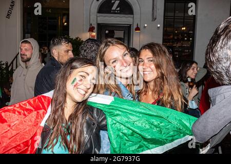 London, England. 11. Juli 2021. Italienische Fans Nach Dem Euro-Sieg. Quelle: Stefan Weil/Alamy Live News Stockfoto