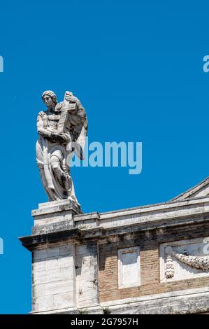 kathedrale santa maria degli angeli la faccita Detail der Steinskulptur Stockfoto