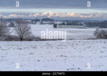 Europa, Deutschland, Baden-Württemberg, Heckengäu, Aidlingen, Blick über das winterliche Heckengäu Stockfoto