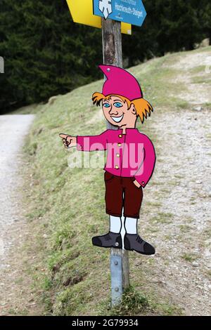 Symbolische Figur für den Wendelstein Little man Path, Pfad mit verschiedenen Stationen, um die Natur aus Bayrischzell zu erleben Stockfoto