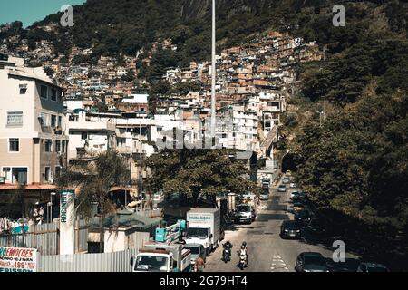 In Rocinha. Die größte Favela Brasiliens befindet sich in der südlichen Zone von Rio de Janeiro zwischen den Bezirken SÃ£o Conrado und Gávea. Stockfoto