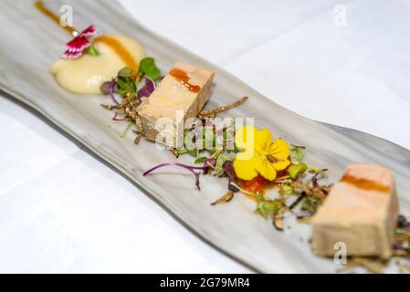 Gericht aus dem Restaurant Fonda Sala in Olost, das einen Michelin-Stern hat (Olost, Barcelona, Katalonien, Spanien) ESP.: Plato del Restaurante Fonda Sala Stockfoto