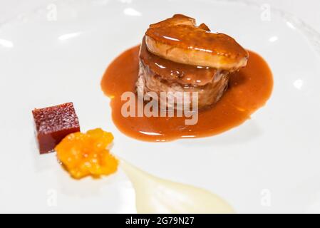 Gericht aus dem Restaurant Fonda Sala in Olost, das einen Michelin-Stern hat (Olost, Barcelona, Katalonien, Spanien) ESP.: Plato del Restaurante Fonda Sala Stockfoto