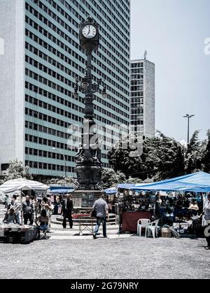 Brasilien, Stadt von Rio De Janeiro, dekorative Uhr am Largo da Carioca. Stockfoto