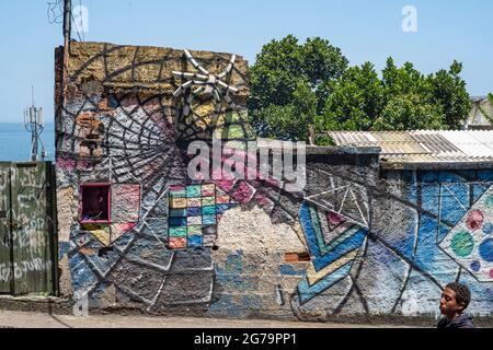 Graffiti im Slum der Favela vidigal - auf dem Weg nach Morro Dois Irmaos (Two Brothers Hill) in Rio de Janeiro, Brasilien - aufgenommen mit leica m10 Stockfoto
