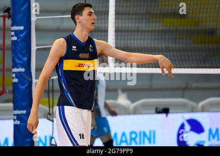 Cisterna Di Latina, Italien. Juli 2021. Italien gegen Argentinien beim Testspiel Volley, bevor es zu den Olympischen Spielen in Tokio beim Palazzetto dello Sport (Cisterna di Latina) aufbruch. (Foto von Domenico Cippitelli/Pacific Press) Quelle: Pacific Press Media Production Corp./Alamy Live News Stockfoto