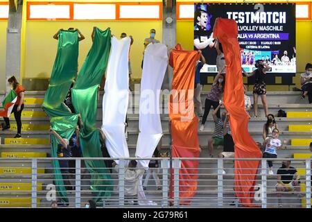 Cisterna Di Latina, Italien. Juli 2021. Italien gegen Argentinien beim Testspiel Volley, bevor es zu den Olympischen Spielen in Tokio beim Palazzetto dello Sport (Cisterna di Latina) aufbruch. (Foto von Domenico Cippitelli/Pacific Press) Quelle: Pacific Press Media Production Corp./Alamy Live News Stockfoto