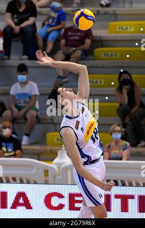 Cisterna Di Latina, Italien. Juli 2021. Italien gegen Argentinien beim Testspiel Volley, bevor es zu den Olympischen Spielen in Tokio beim Palazzetto dello Sport (Cisterna di Latina) aufbruch. (Foto von Domenico Cippitelli/Pacific Press) Quelle: Pacific Press Media Production Corp./Alamy Live News Stockfoto