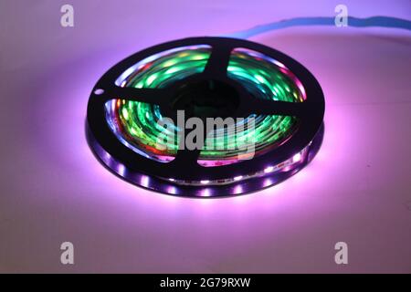 Lichtmuster von Spool von RGB LED-Streifen Stockfoto