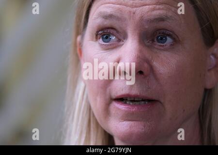 Die schwedische Finanzministerin Magdalena Andersson bei einem Treffen der Finanzminister der Eurogruppe auf dem Europäischen Rat in Brüssel, Belgien. Juli 2021. Kredit: ALEXANDROS MICHAILIDIS/Alamy Live Nachrichten Stockfoto