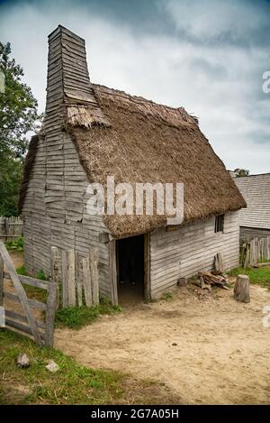 Alte Gebäude in Plimoth Plantation in Plymouth, MA. Es war der erste Pilger Kontenausgleich in Nord Amerika. Stockfoto