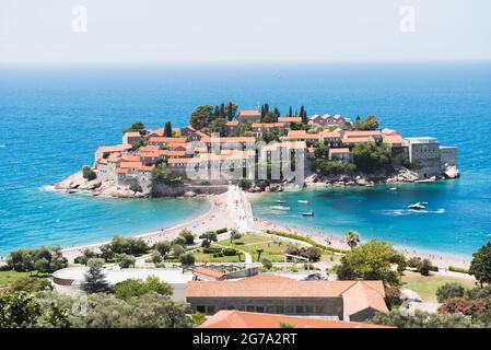 Wunderschöne Insel Sveti Stefan in Budva, Montenegro Stockfoto