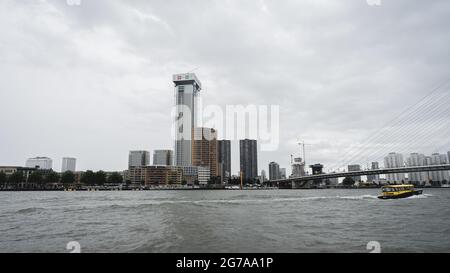 Der Zalmhaven Tower, Neubau in Rotterdam, 4. juli 2021, Rotterdam, Niederlande Stockfoto