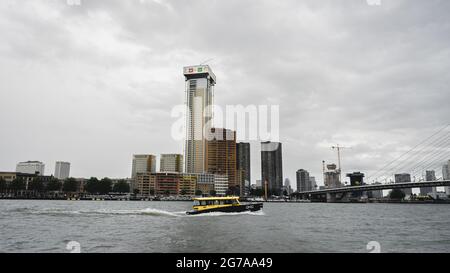 Der Zalmhaven Tower, Neubau in Rotterdam, 4. juli 2021, Rotterdam, Niederlande Stockfoto