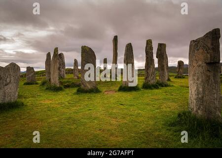 Eine HDR-Aufnahme im Sommer 3 des uralten Callinish, Calanais, Standing Stone Circle auf der Isle of Lewis, Äußere Hebriden, Schottland. 23. Juni 2021 Stockfoto
