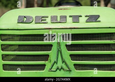 Breuberg, Hessen, Deutschland, Deutz D 4006 Traktor. Hubraum 25826 ccm, 35 ps, Baujahr 1969 Stockfoto