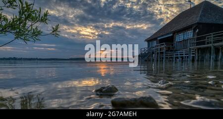 Bootshaus in Inning am Ammersee, Kreis Starnberg, Oberbayern, Bayern, Deutschland, Europa Stockfoto