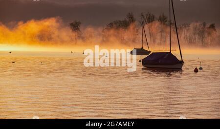 Seeufer in Dießen am Ammersee, Landkreis Landsberg / Lech, Oberbayern, Bayern, Deutschland, Europa Stockfoto