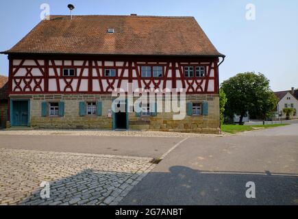 Wehrkirche und Freilichtmuseum Mönchsondheim, Kreis Kitzingen, Franken, Unterfranken, Bayern, Deutschland Stockfoto