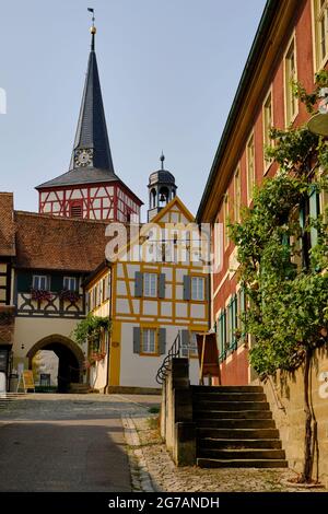 Wehrkirche und Freilichtmuseum Mönchsondheim, Kreis Kitzingen, Franken, Unterfranken, Bayern, Deutschland Stockfoto