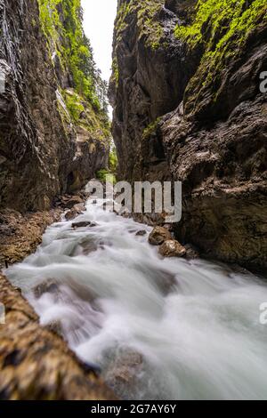 Rauschende Partnachklamm, Garmisch-Partenkirchen, Oberbayern, Deutschland Stockfoto