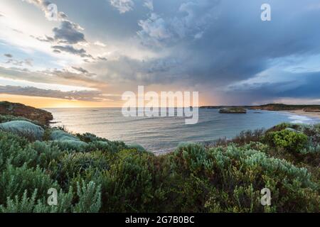 Sonnenuntergang nach Gewitter in der Bay of Islands, Bay of Islands, Australien Stockfoto