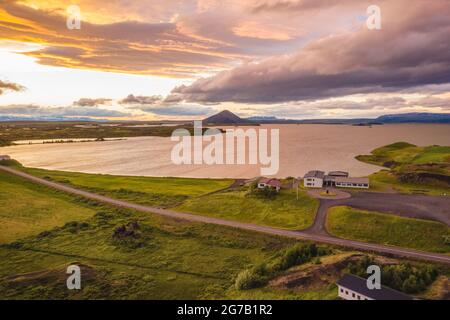 Malerischen Sonnenuntergang am See Mývatn in Nordisland Stockfoto