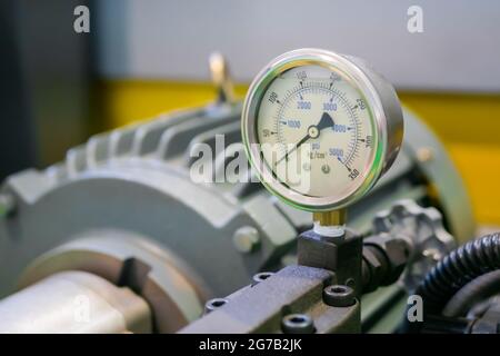 Glyzerin-Manometer zur Messung des Flüssigkeitszustands - Nahaufnahme Stockfoto