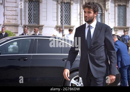 Rom, Italien. Juli 2021. Italiens Tennisspieler und Wimbledons 2021-Finalist Matteo Berrettini kommt am 12. Juli 2021 zusammen mit Spielern der italienischen Fußballnationalmannschaft zu einer Zeremonie im Präsidentenpalast Quirinale in Rom. Quelle: dpa/Alamy Live News Stockfoto