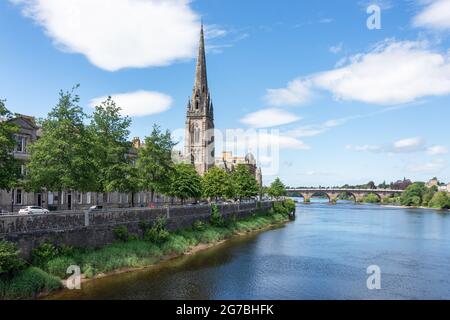 St. Matthew's Church und Smeaton's Bridge über den Fluss Tay, Perth, Perth und Kinross, Schottland, Großbritannien Stockfoto