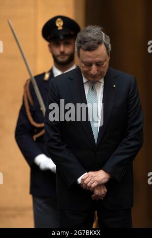 Rom, Italien. Juli 2021. Der italienische Premier Mario Draghi beim offiziellen Besuch der italienischen Fußballnationalmannschaft, nachdem er die UEFA-Europameisterschaft 2020 gewonnen hatte.Rom (Italien), 12. Juli 2021 Photo Pool Augusto Casasoli Insidefoto Credit: Insidefoto srl/Alamy Live News Stockfoto