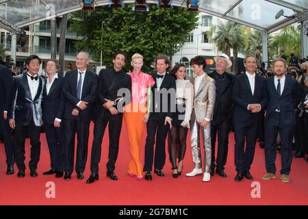 Jarvis Cocker, Hippolyte Giradot, Mathieu Amalric, Stephan Park, Roman Coppola, Timothee Chalamet, Lyna Khoudri, Wes Anderson, Tilda Swinton, Bill Murray, Benicio Del Toro, Alexandre Desplat, Owen Wilson, Adrien Brody bei der französischen Dispatch-Premiere im Rahmen der 74. Internationalen Filmfestspiele von Cannes am 11. Juli 2021 in Cannes, Frankreich. Foto von Aurore Marechal/ABACAPRESS.COM Stockfoto