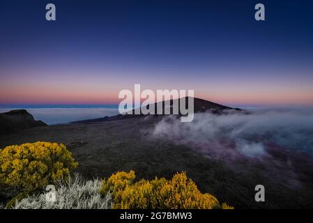 Piton de la fournaise bei Sonnenuntergang Stockfoto