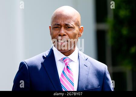 Washington, Usa. Juli 2021. Eric Adams, Präsident von Brooklyn Borough, spricht mit Reportern im Weißen Haus. Kredit: SOPA Images Limited/Alamy Live Nachrichten Stockfoto