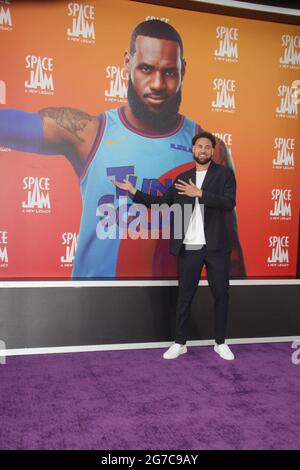 Klay Thompson 07/12/2021 die Weltpremiere von „Space Jam: A New Legacy“ fand im La statt Live Regal Cinemas in Los Angeles, CA Foto von Izumi Hasegawa/HollywoodNewsWire.net Quelle: Hollywood News Wire Inc./Alamy Live News Stockfoto