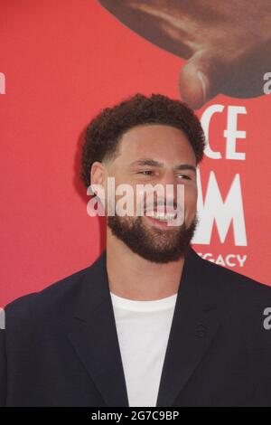 Klay Thompson 07/12/2021 die Weltpremiere von 鉄pace Jam: A New Legacy・fand im La statt Live Regal Cinemas in Los Angeles, CA Foto von Izumi Hasegawa/HollywoodNewsWire.net Quelle: Hollywood News Wire Inc./Alamy Live News Stockfoto