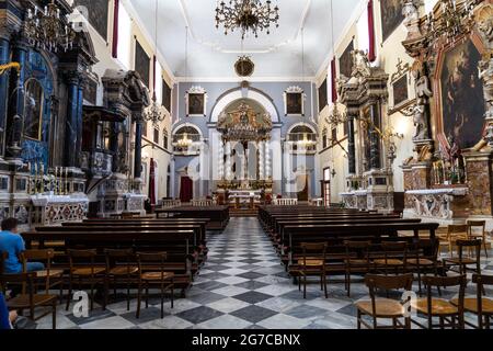 Das Innere der Heilig-Erlöser-Kirche, der Heilig-Erlöser-Kirche und des Franziskanerklosters Crkva sv. Spasa - eine kleine Votivkirche aus der Renaissance, die sich in der Altstadt befindet Stockfoto